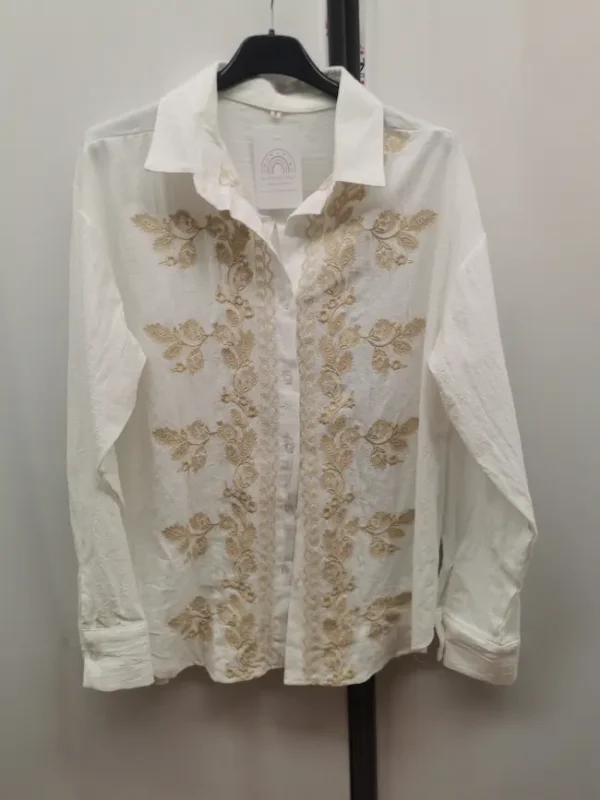 camisa bordada beige