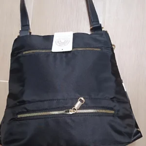 mochila negra