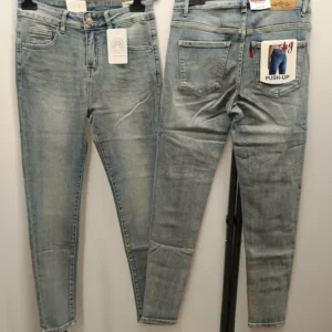 vaquero lavado etiqueta